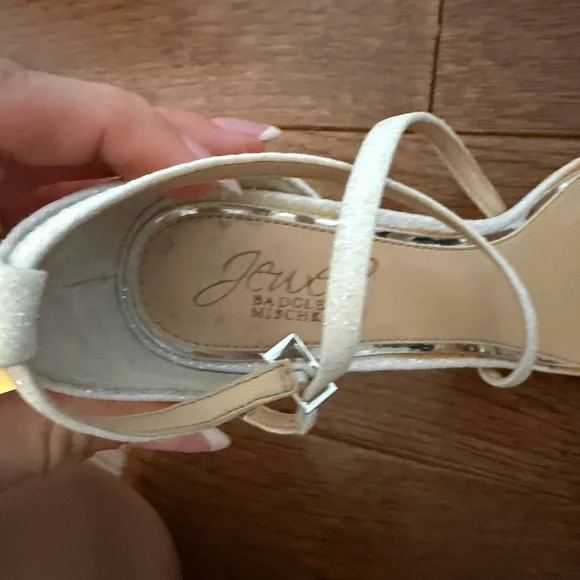 Badgley Mischka and silver Braided Heels 7.5 - Picture 4 of 7